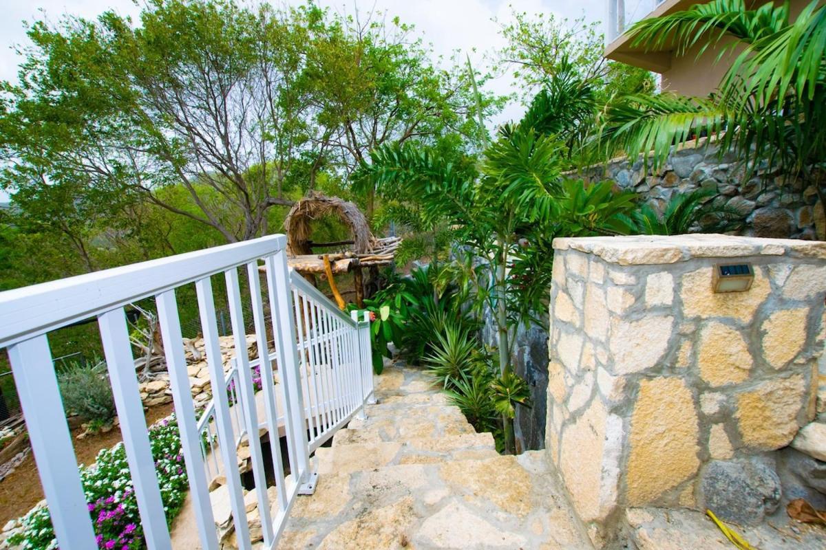 Onyx-- A Gem At Dee'S Pearl Villa Carriacou Exterior photo